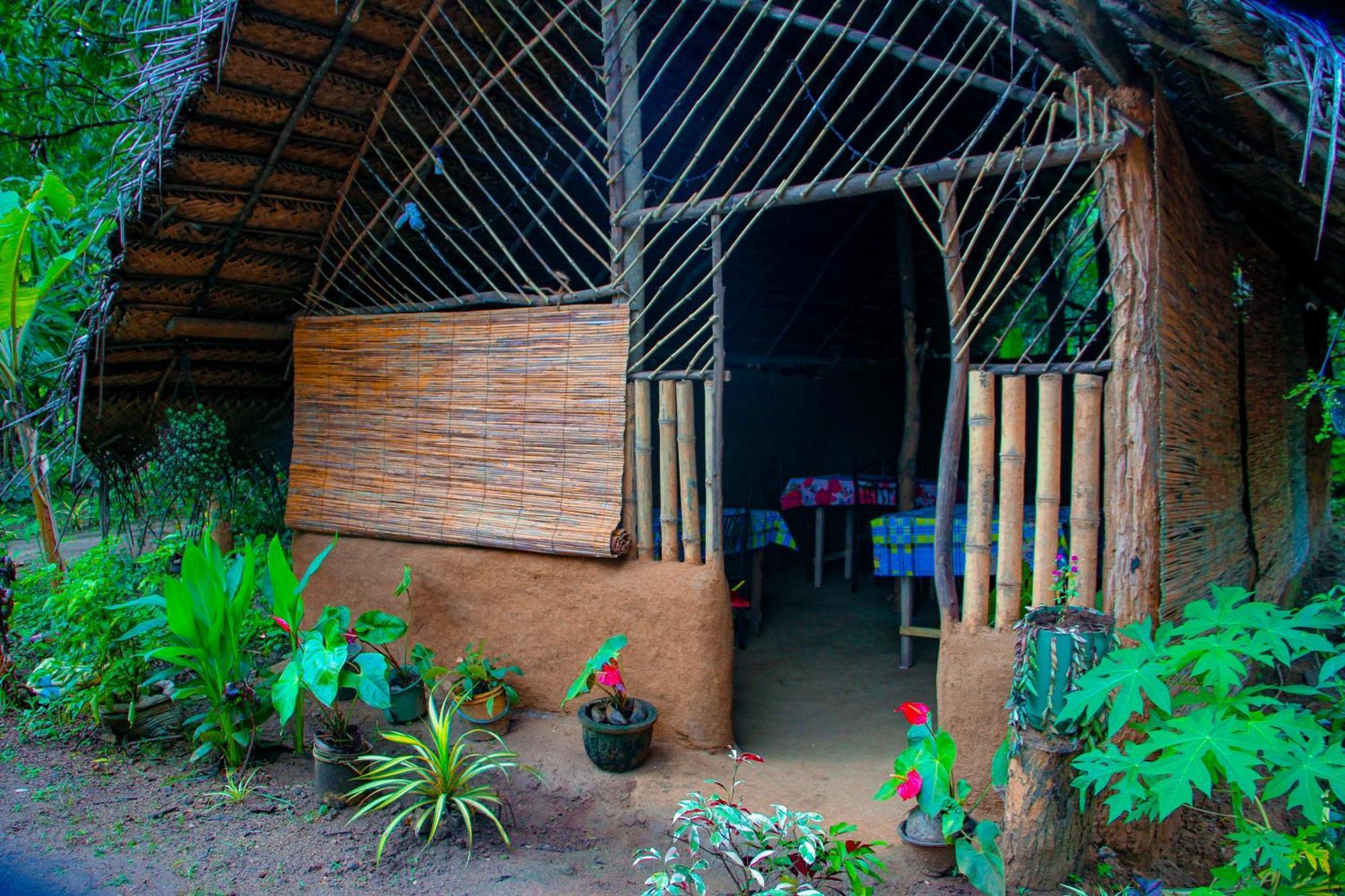Chanaka Holiday Inn Sigiriya Dış mekan fotoğraf